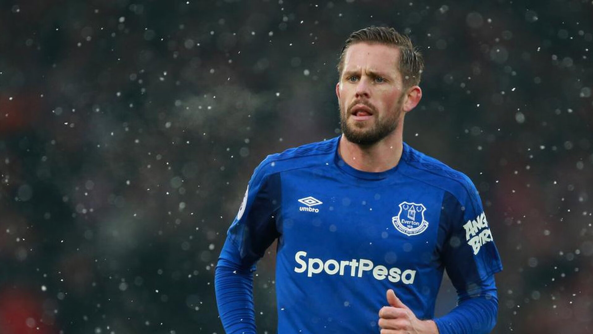 纳达尔鏖战五盘惊险晋级 法网十四冠之路再启程